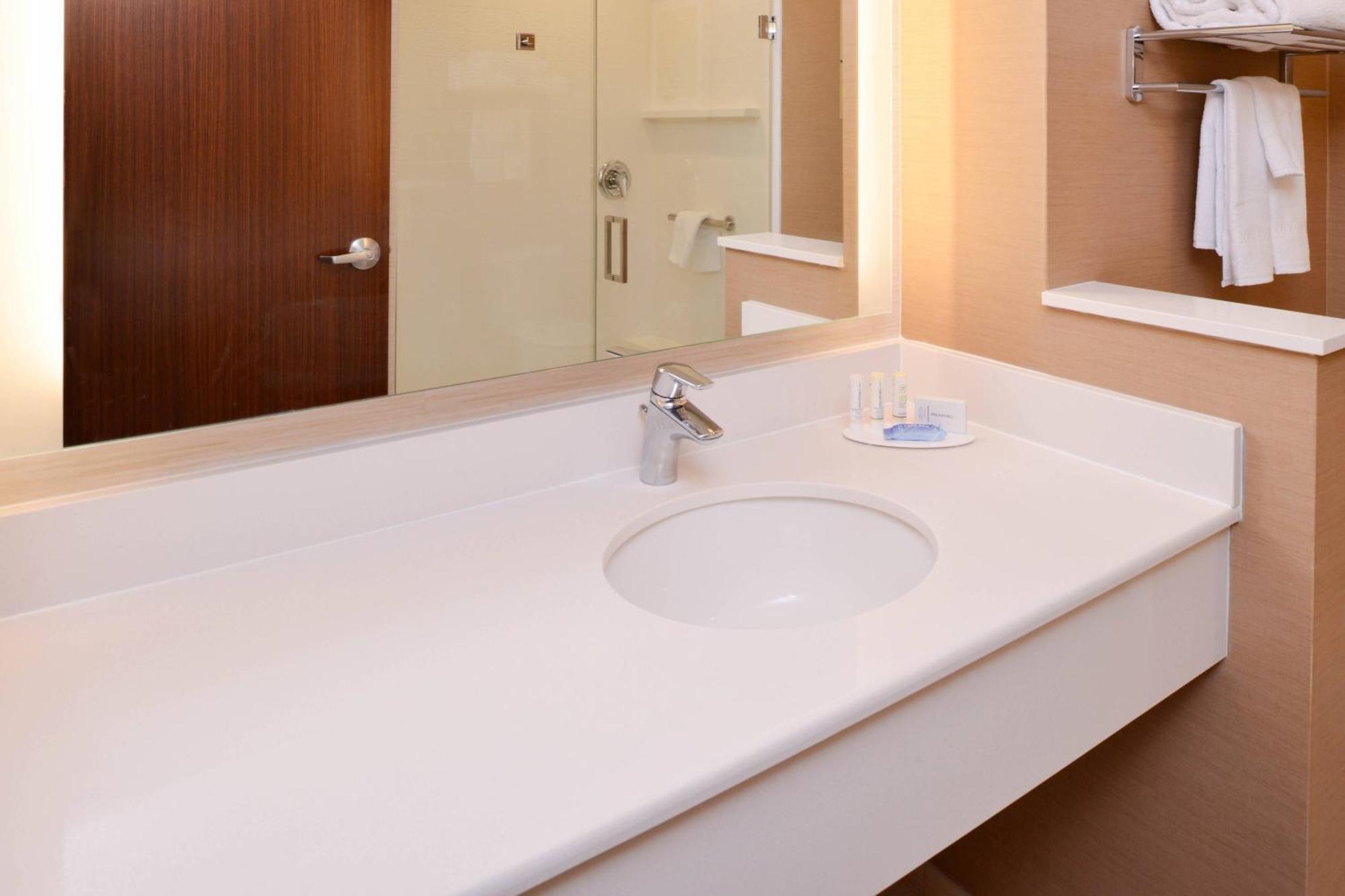 Fairfield Inn & Suites By Marriott Мартинсбърг Екстериор снимка