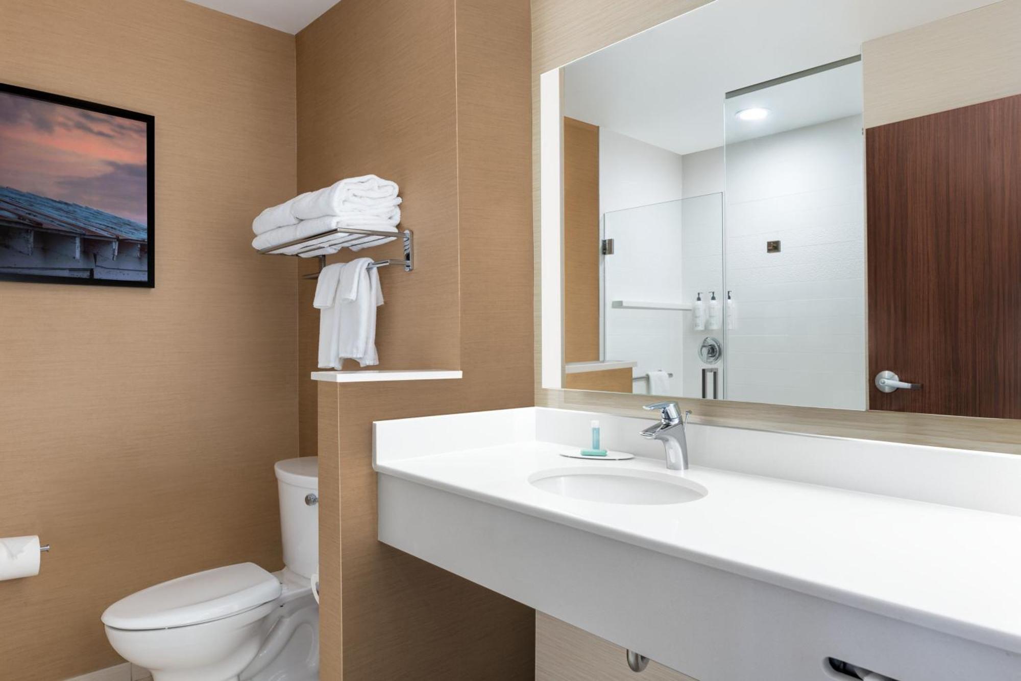 Fairfield Inn & Suites By Marriott Мартинсбърг Екстериор снимка