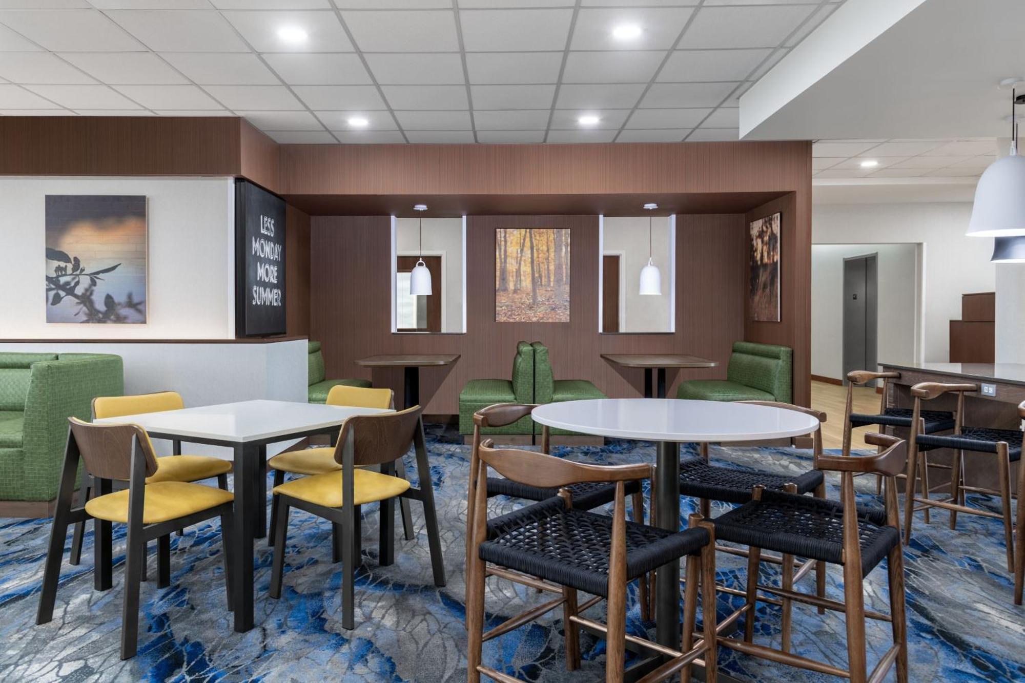Fairfield Inn & Suites By Marriott Мартинсбърг Екстериор снимка
