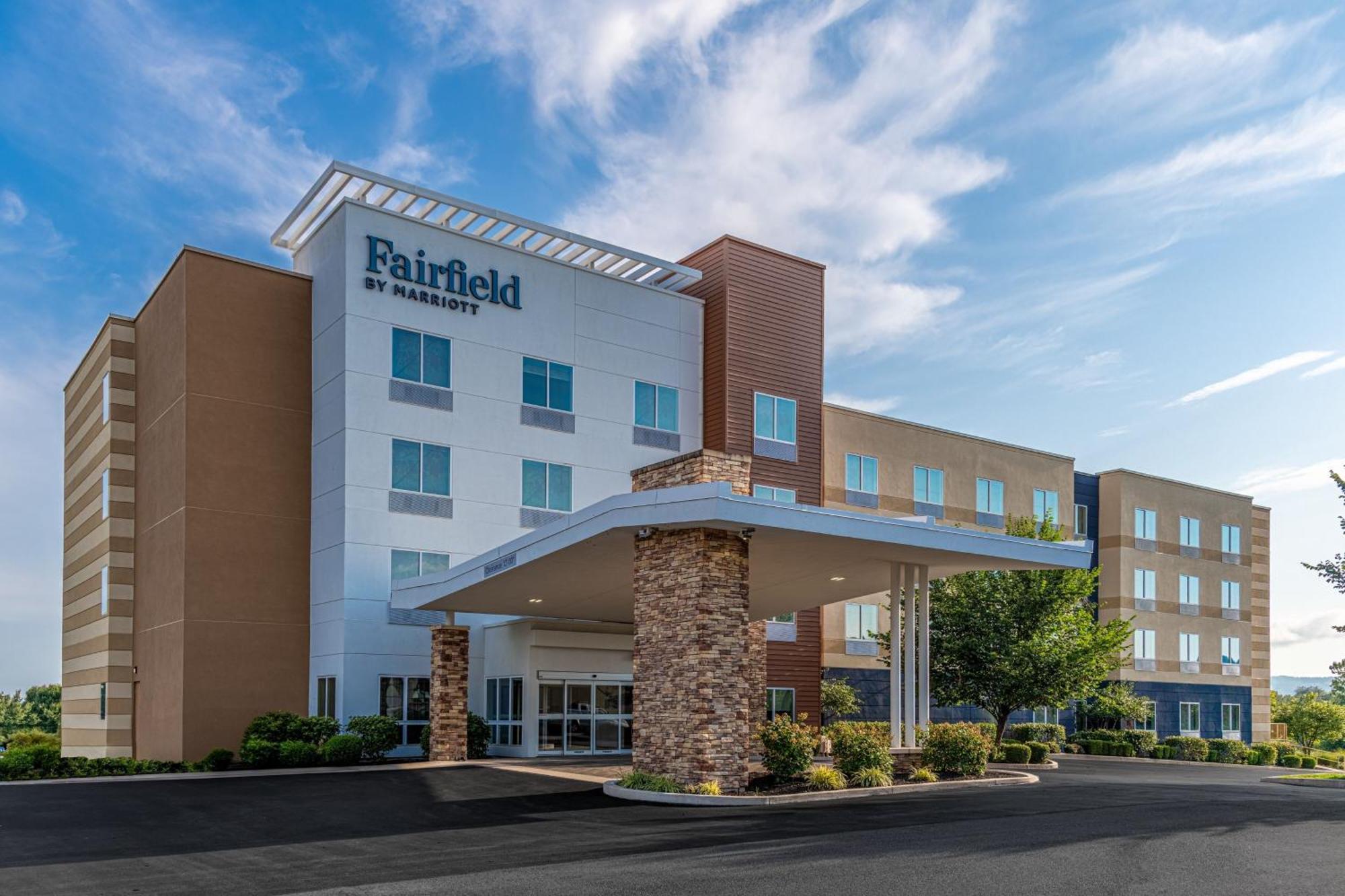 Fairfield Inn & Suites By Marriott Мартинсбърг Екстериор снимка