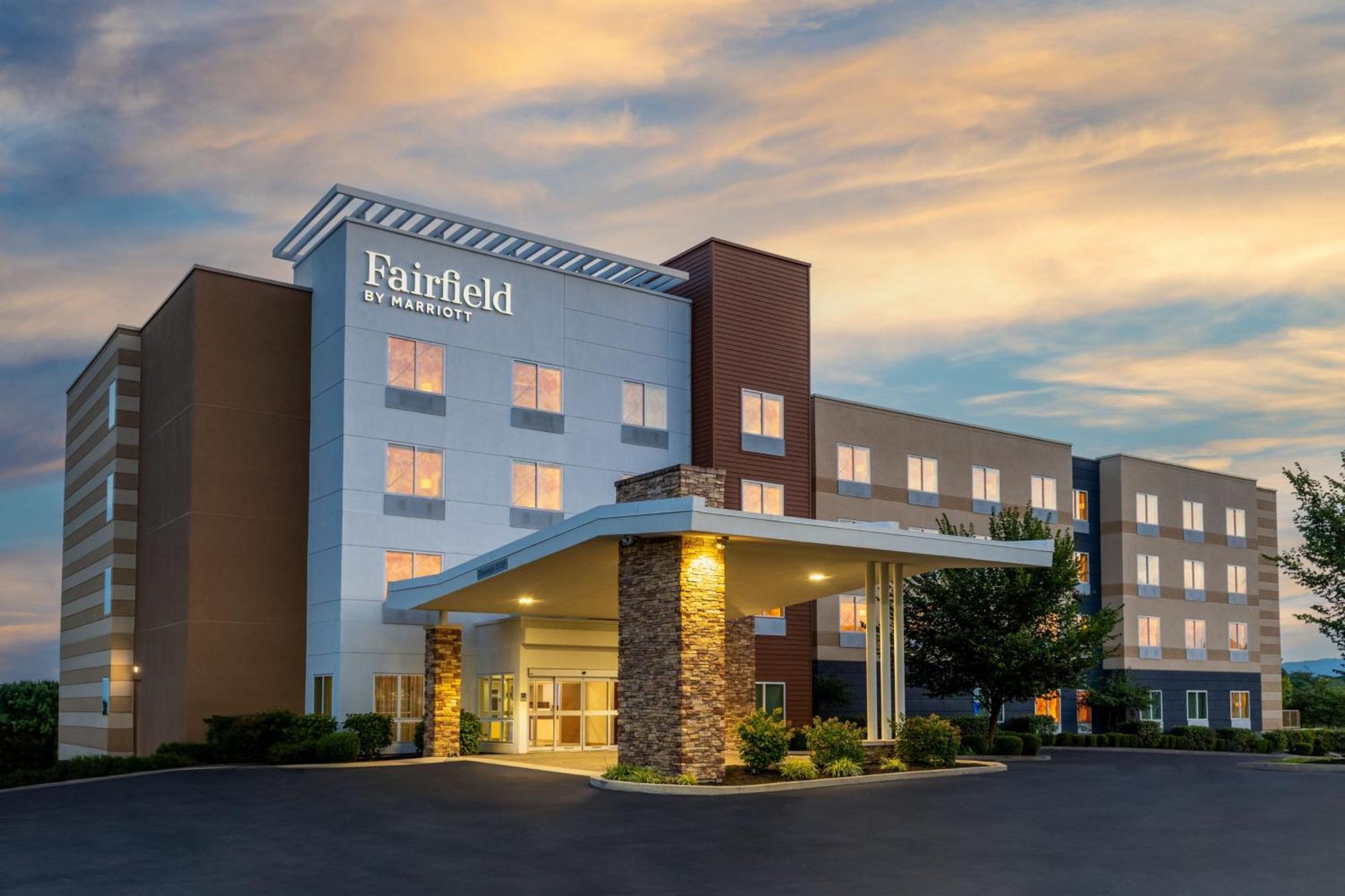 Fairfield Inn & Suites By Marriott Мартинсбърг Екстериор снимка